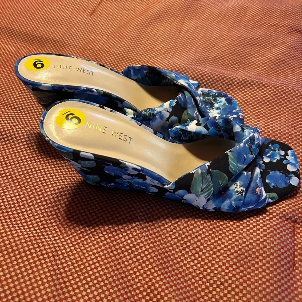 Nine West Blue Floral Women's Wedges